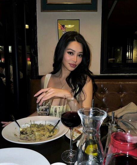 floralydo naked actress galleries