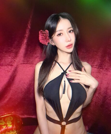 fffrofaizzz pretty model photo