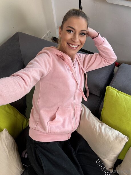 Lisa Luchs beautiful actress images