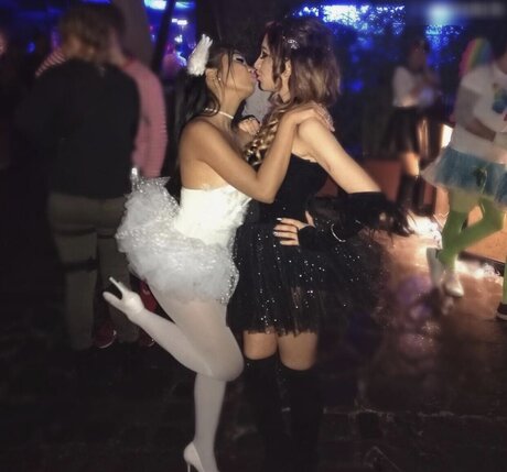 Amira Wirth star hot image