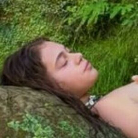 Leonie Buchegger free model picture