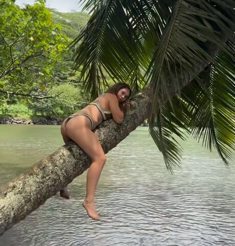 Leonie Buchegger model hd galleries