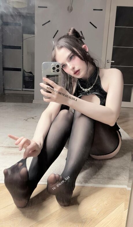 glemfeetx pornstar art photo
