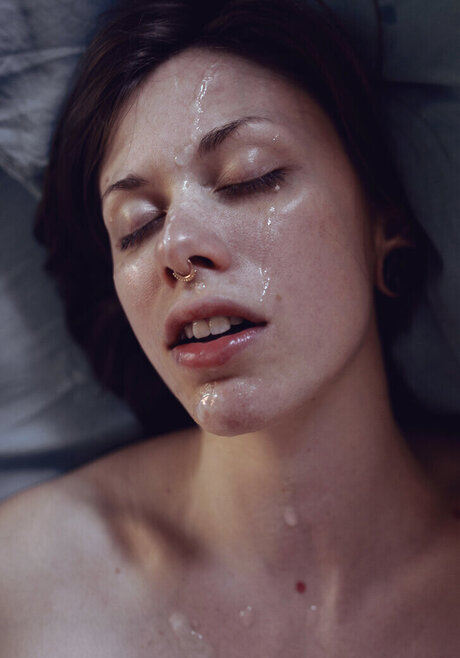 Opiette naked model pic