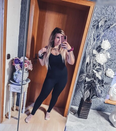 Nicole Miss opel sex pornstar img