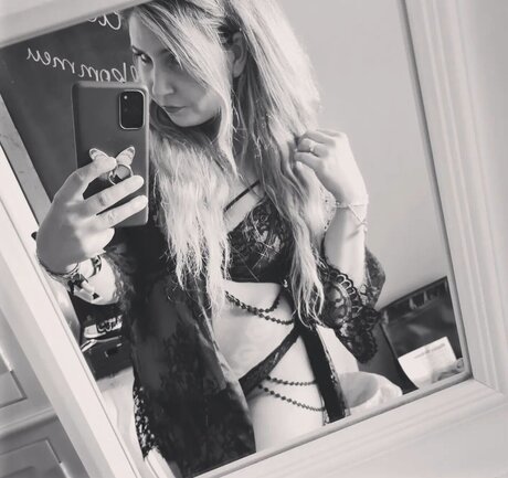 latina onlyfans naked picture