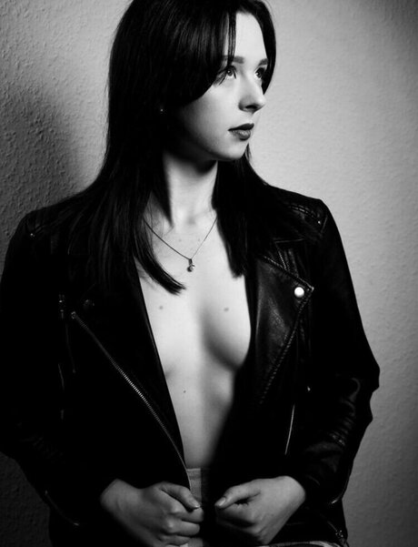 Hnnhofficial model high quality img