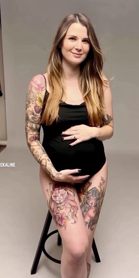 Jovlekaline exclusive model pics