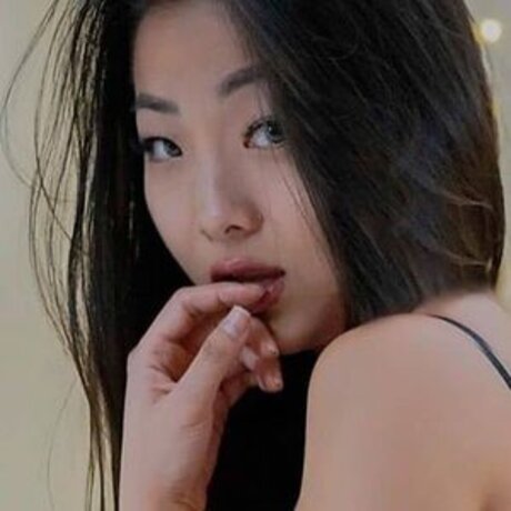 Nancy Nguyen adult model images