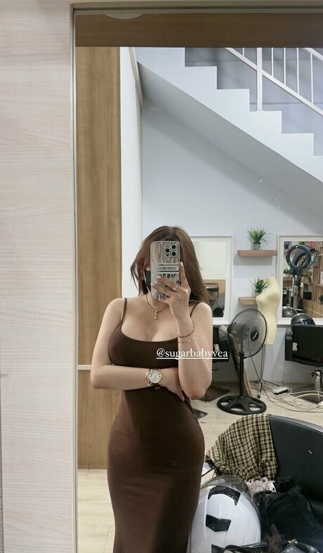 Olivea Hadid pretty star picture