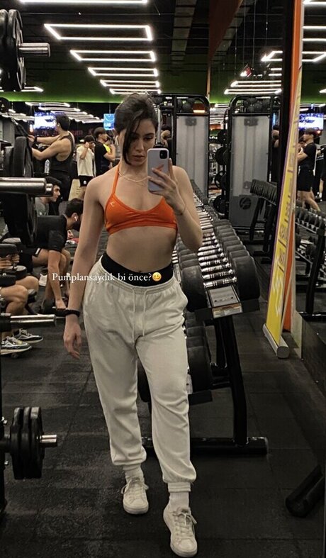 Hilal Fener perfect star images