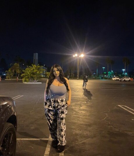 ashleyarambulaa nudes model images