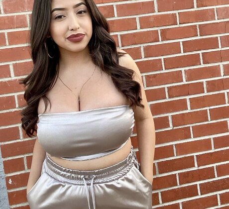 ashleyarambulaa sexy pornstar galleries