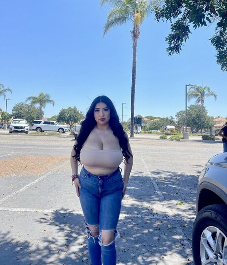 ashleyarambulaa model nude pics