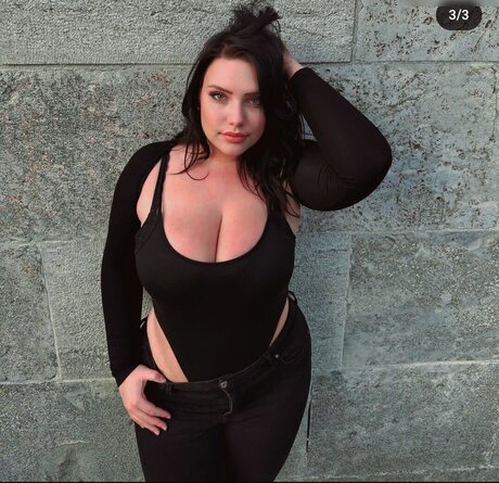 Lara Marie v__ nude pornstar image