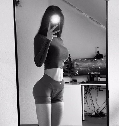 emilyvanxssa nice actress image