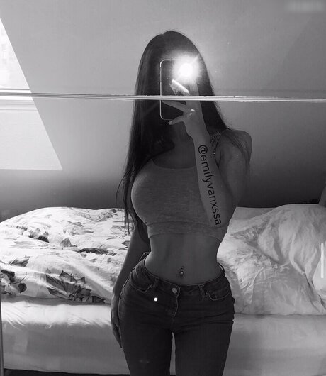 emilyvanxssa model images