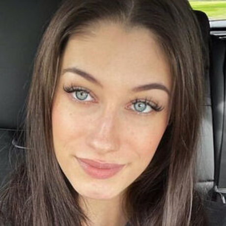 emilyvanxssa sexy pornstar img