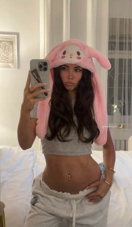 Clarissa Bea perfect model pics