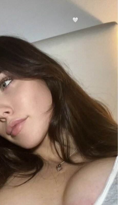 Clarissa Bea hd model img