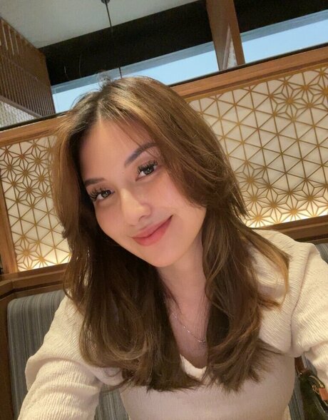 Swansage art model photos