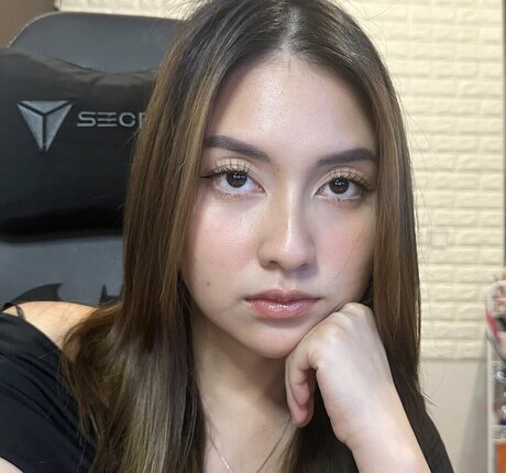 Swansage exclusive actress photos