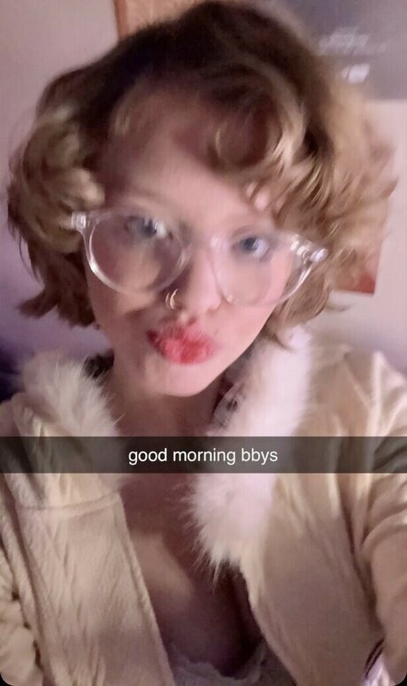 Gina Lynn xxx actress pics