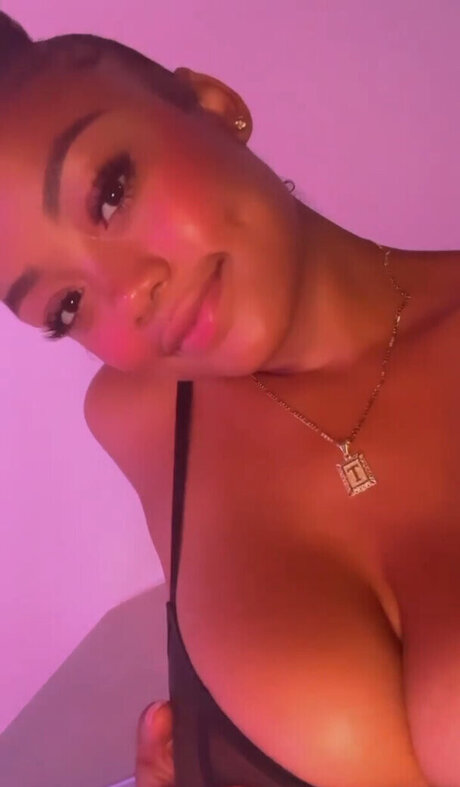 Taylor Banner model hd image