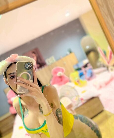 Natthrika nude model images