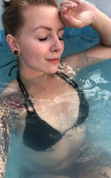 Denise Schwitalle erotic model galleries