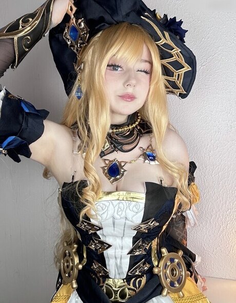 Mina min naked star photos