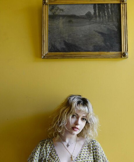 Violet Grohl star free pictures