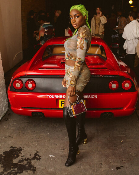 Sandra Lambeck model art image