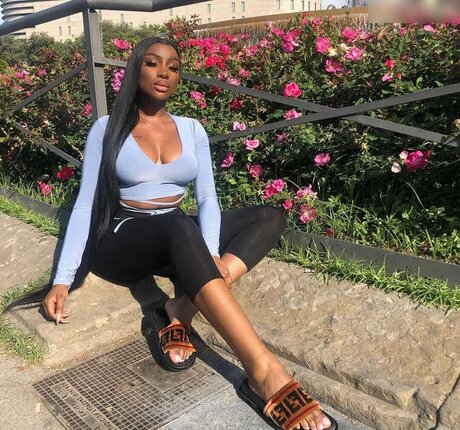 Sandra Lambeck star erotic img