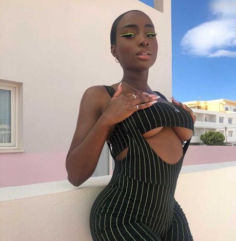 Sandra Lambeck high quality model images