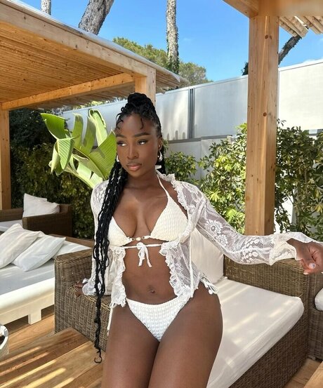 Sandra Lambeck model naked photos