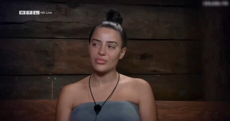 Ich bin ein Star Holt mich hier raus_ model nude pic