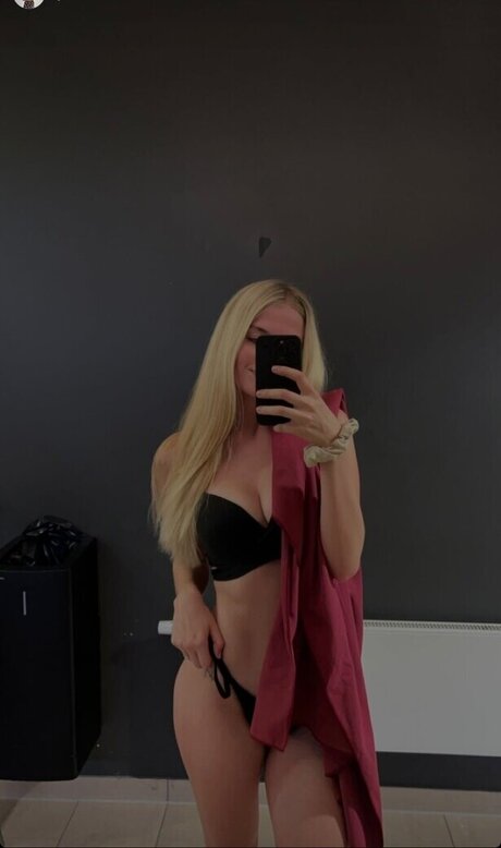 shemale handjob onlyfans hot nude img