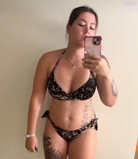 Die Meedtis pornstar sexy pics