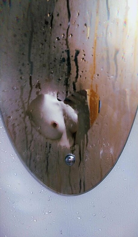 devochka econom nude actress img