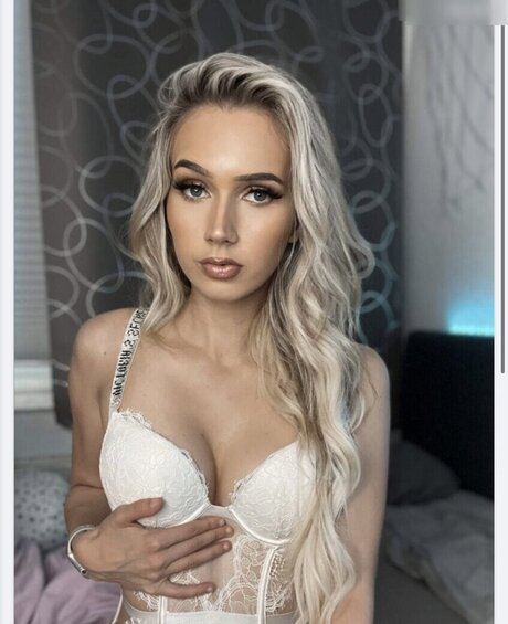 Josily beautiful model image