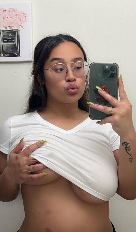 Mandaavision nudes pornstar pic