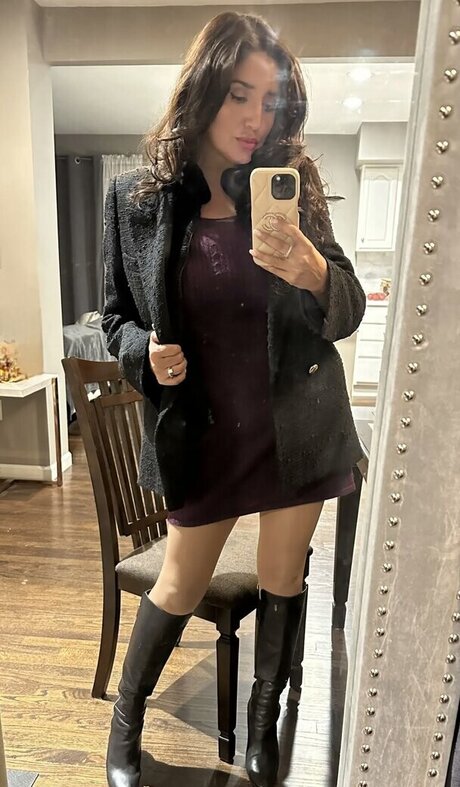 latinaseven7 naked pornstar picture