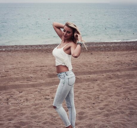 skinny big ass onlyfans naked photo