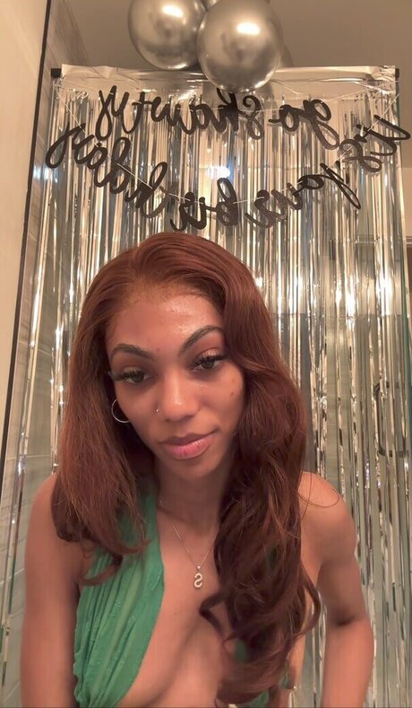 Siex Dragon nude actress img