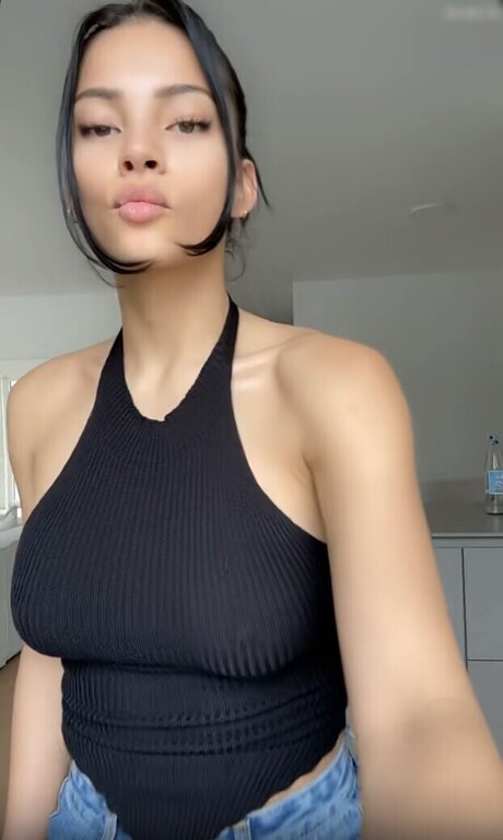 Ivana Santacruz hd star galleries