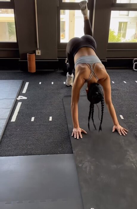 Ivana Santacruz best star image