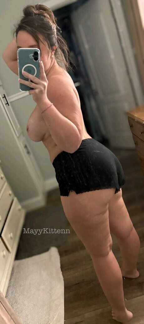 mayykitten model naked photos
