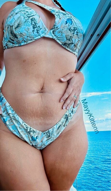 mayykitten model pretty picture