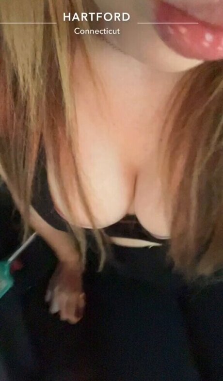 Emmy Moore pornstar nude photo